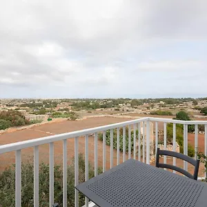 belvedere-airport-suites.hotelssaintjulians.com/